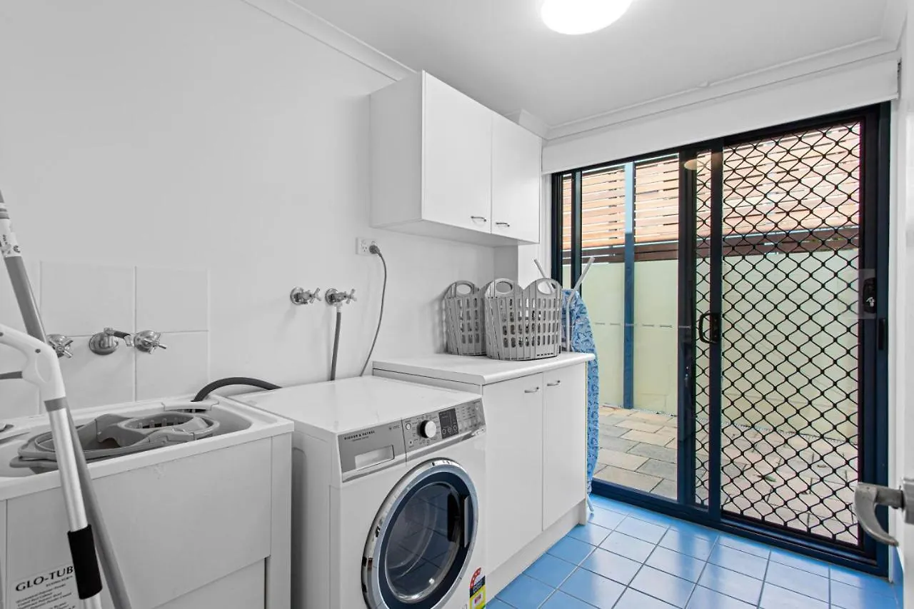 Bilinga Beachfront House Gold Coast 0*,